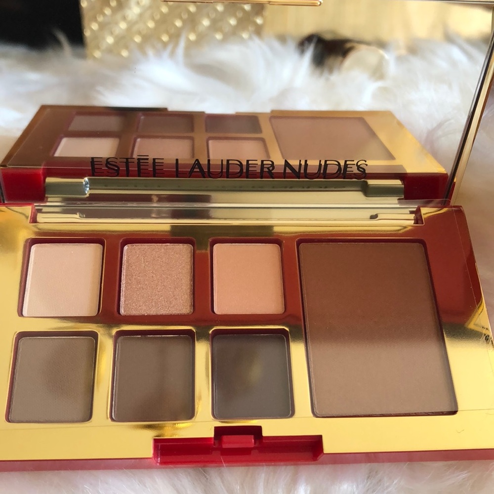 New Esteem Lauder Cosmetic set - Picture 2 of 6